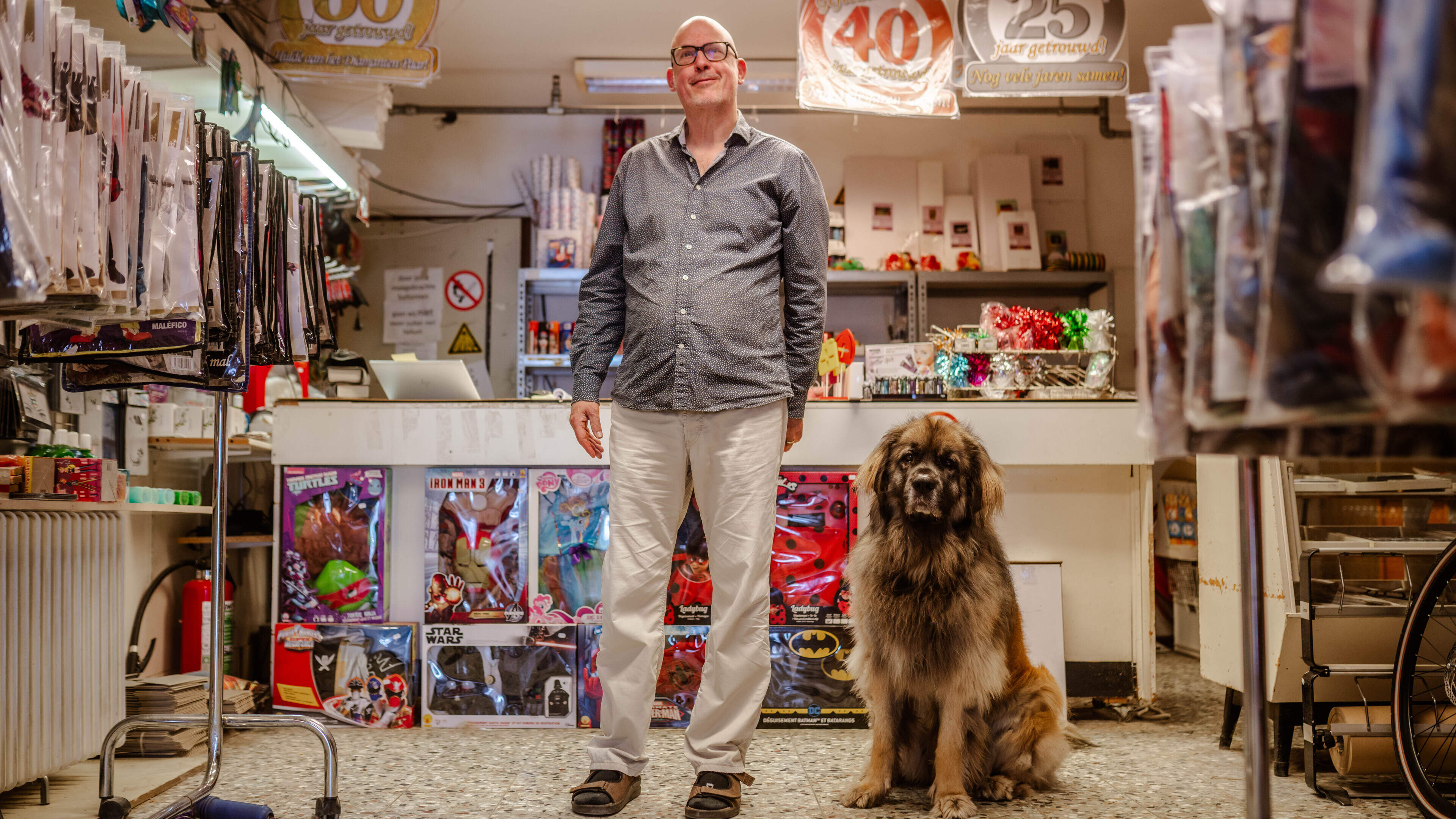 Laatste feestje voor party- en vuurwerkwinkel Hoenjet in Maastricht nadert: ‘De overheid heeft ons t